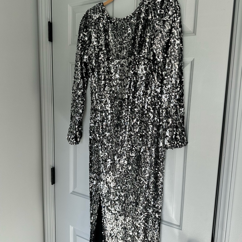 Dress the Population Silver Sequin Long Sleeve Dress